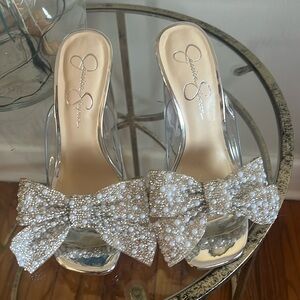 ADORABLE BOW SLIDES! 🎀 Worn once bc heel was too high for me.